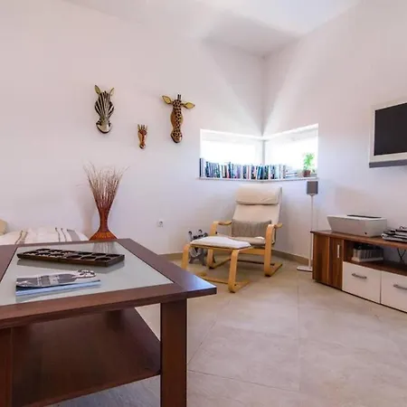 Lucha Apartment *